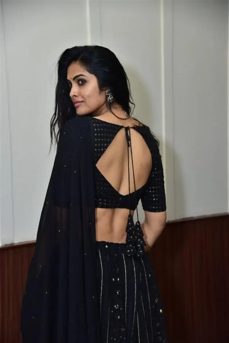 TELUGU ACTRESS DIVI VADTHYA IN BLACK LEHENGA CHOLI 4